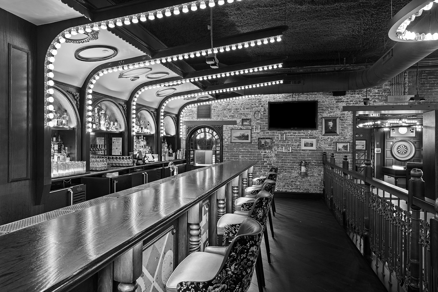 New_York_Avenue_bw